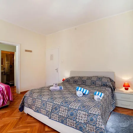 Hubertus 2 Apartment *